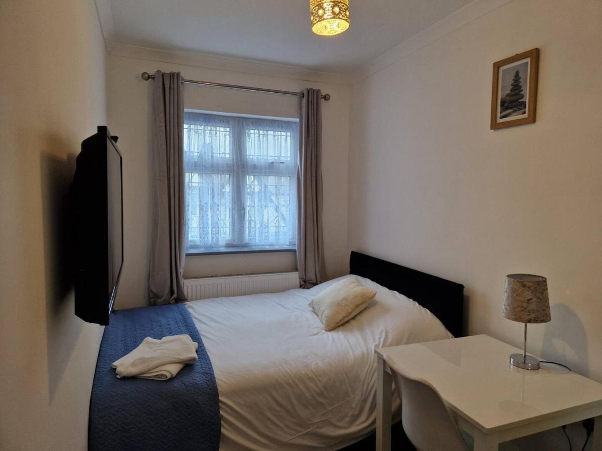 Starlet Property Wanstead Luaran gambar