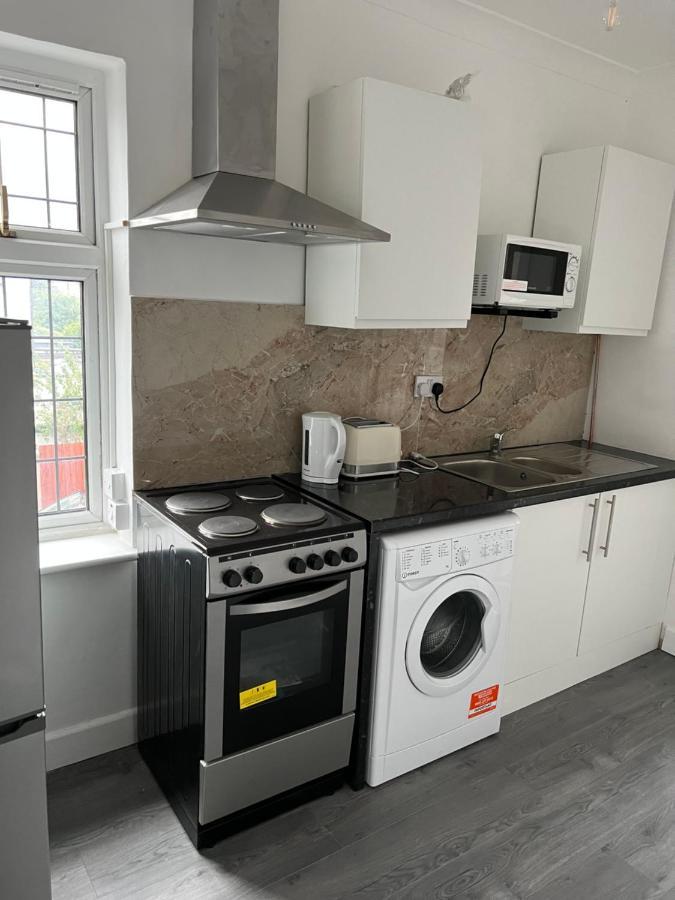 Starlet Property Wanstead Luaran gambar