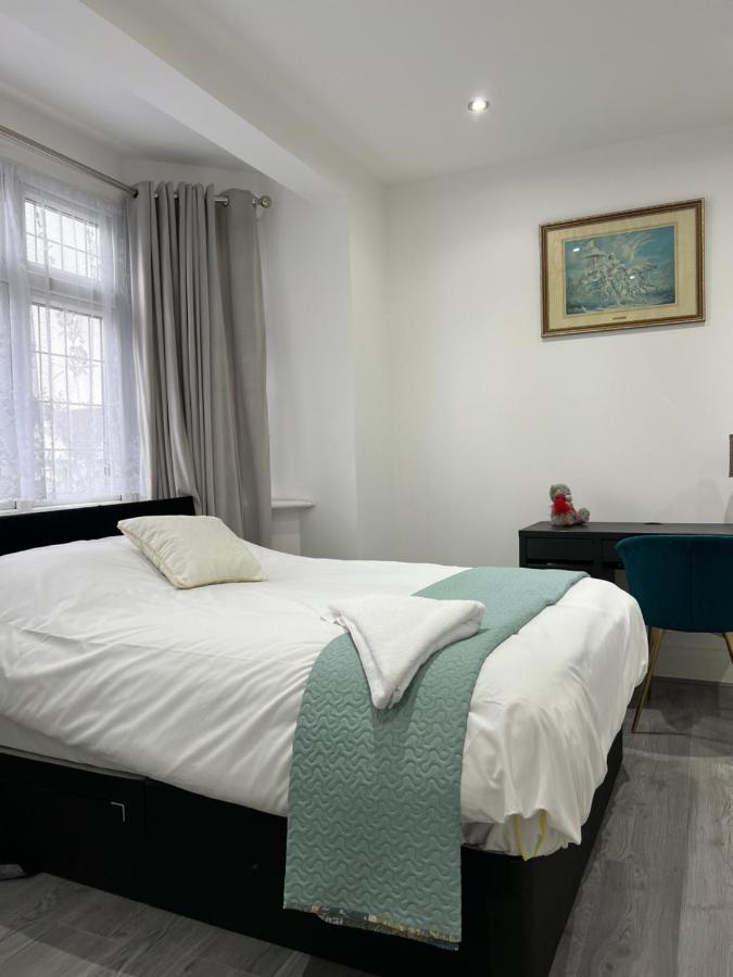 Starlet Property Wanstead Luaran gambar