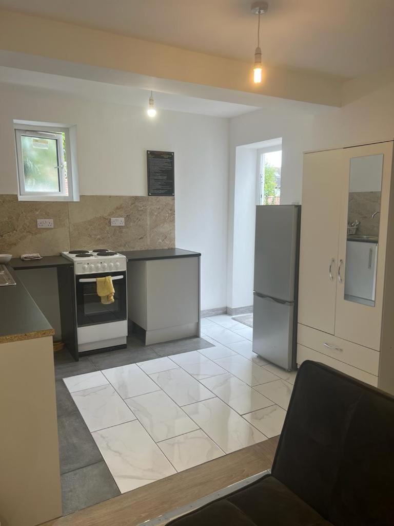 Starlet Property Wanstead Luaran gambar